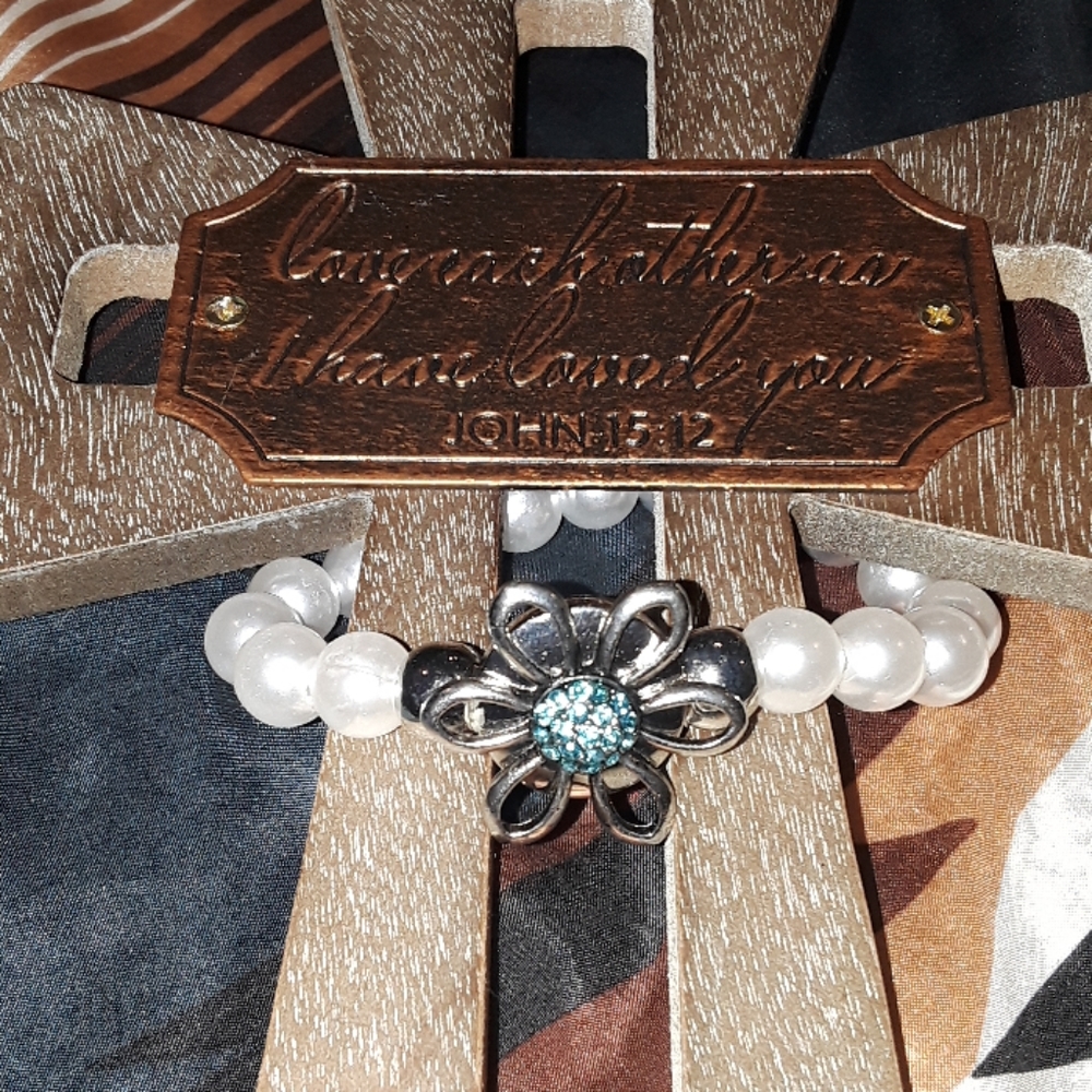 Flower bracelet